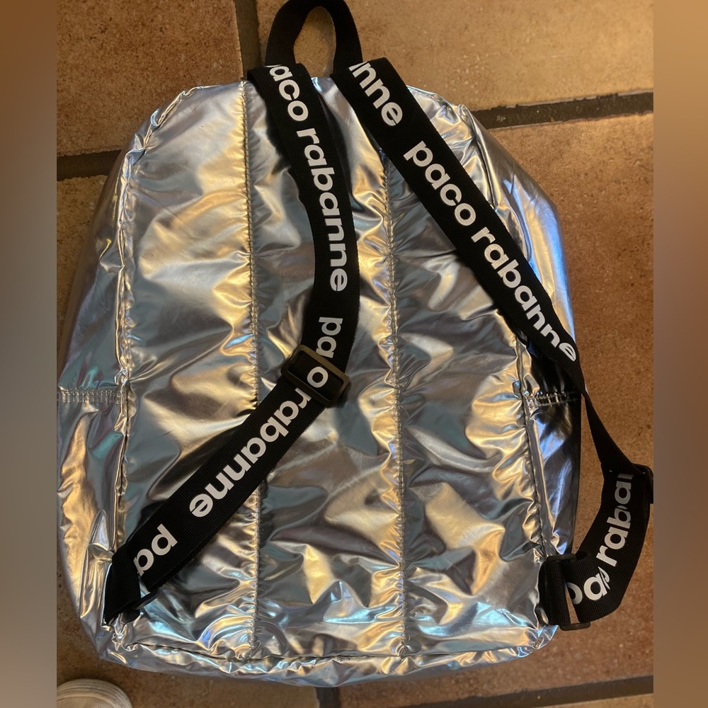 Stunning Back pack. Great for light travel.